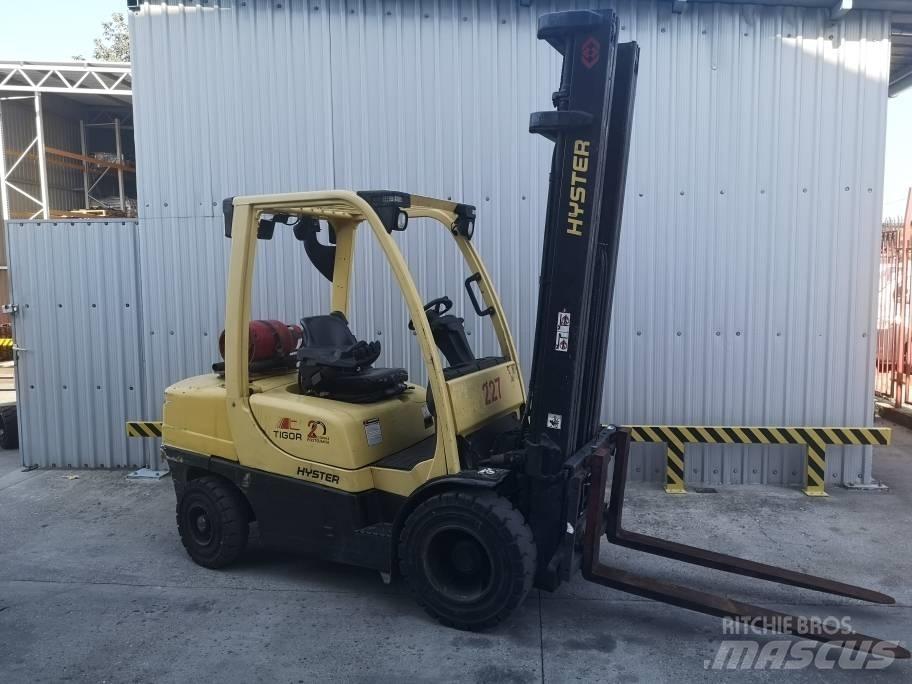 Hyster H 35 FT Камиони с АГУ