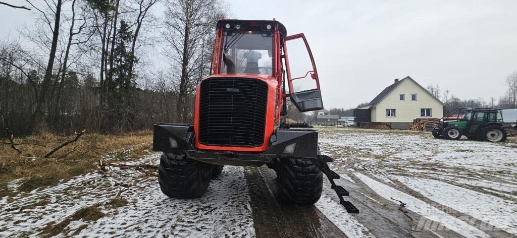 Komatsu 835 Форуардери