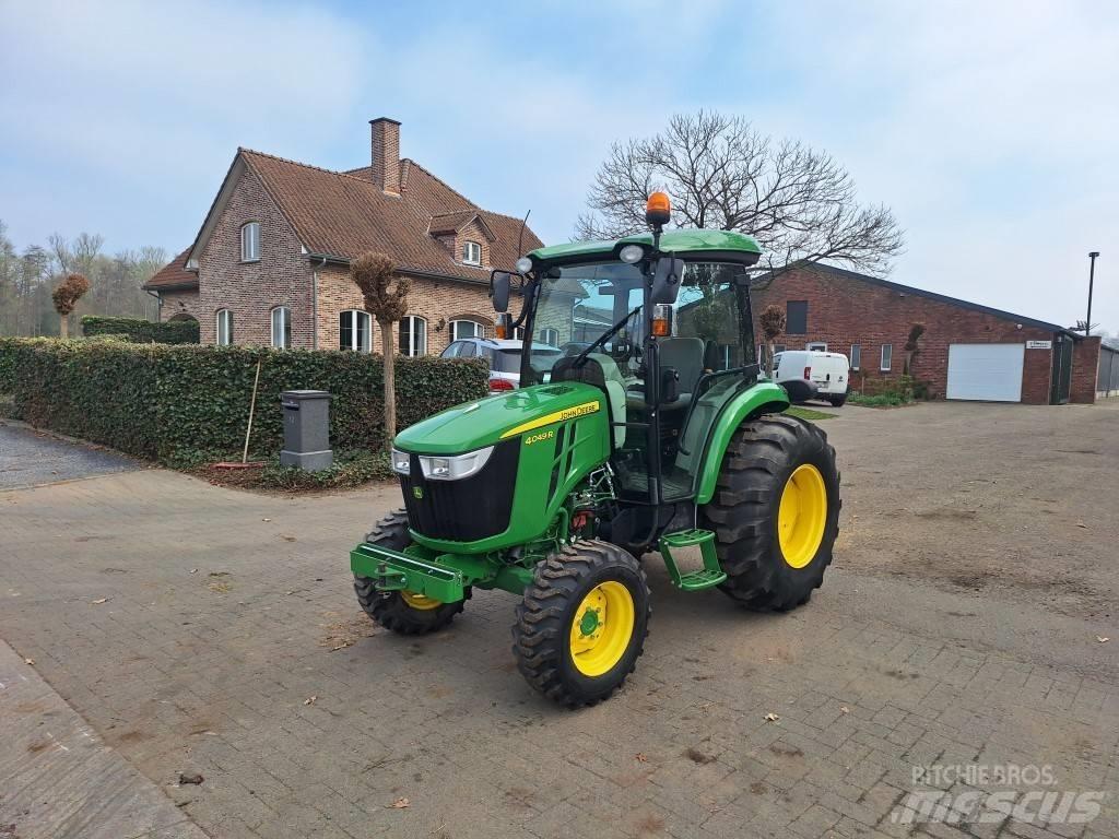 John Deere 4049R Компактни трактори
