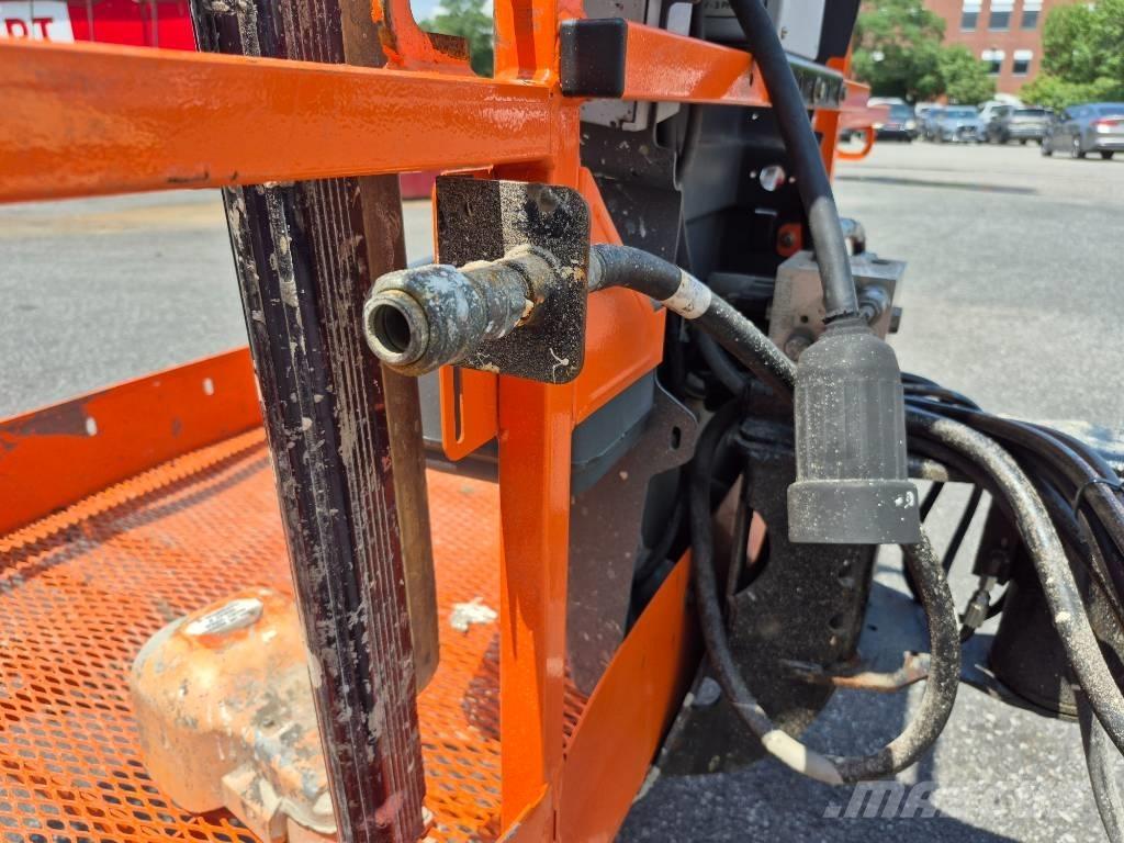 JLG 600 S Телескопични повдигачи
