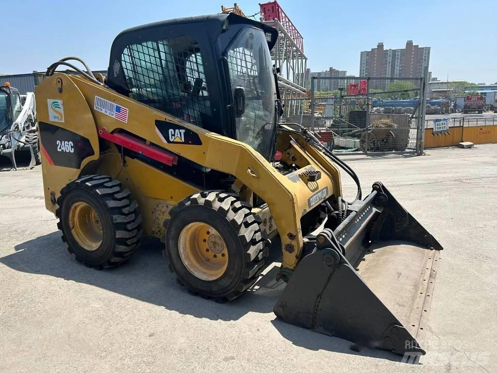 CAT 246 C Мини товарачи

