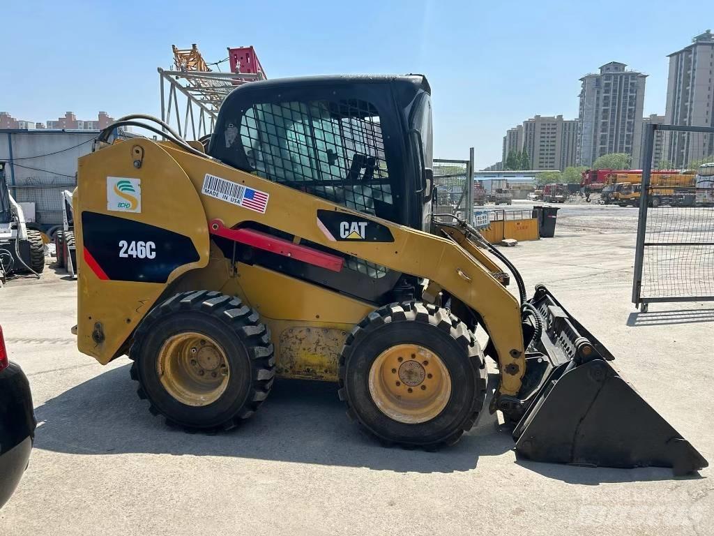 CAT 246 C Мини товарачи
