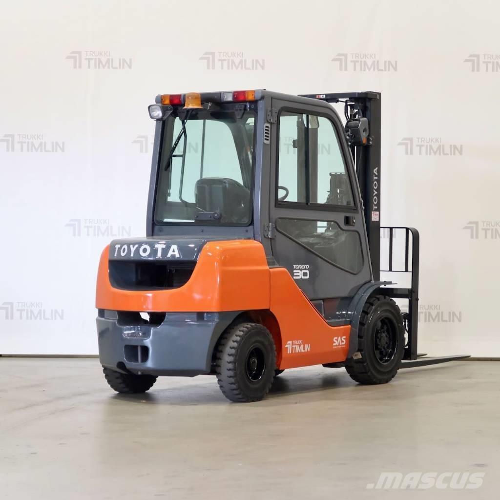 Toyota 02-8FDF30 Дизелови камиони