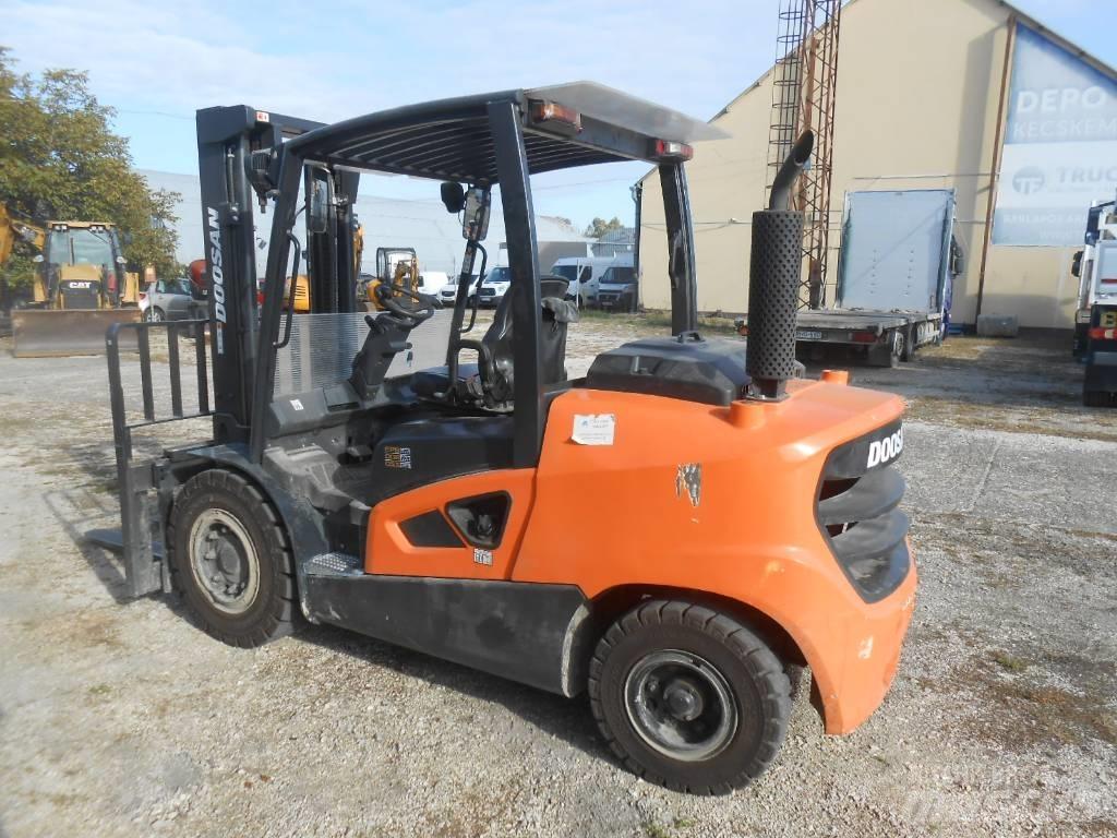 Doosan D50 SC-09 Дизелови камиони