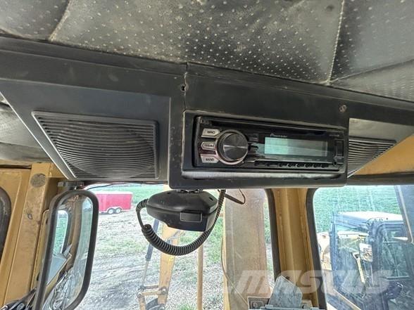 CAT D8N Верижни булдозери
