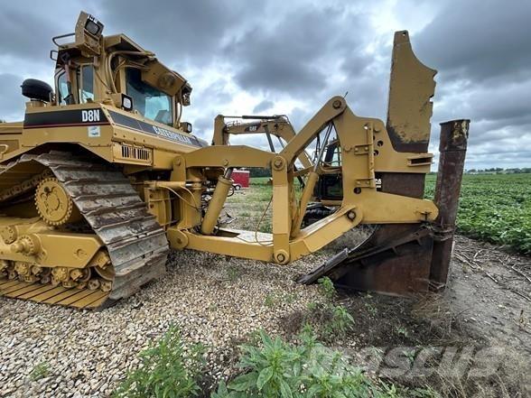 CAT D8N Верижни булдозери

