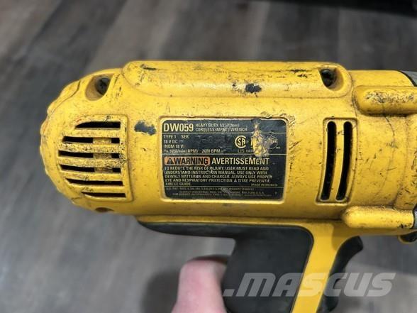 DeWalt DW059 Уреди, средства за измерване и автоматизация

