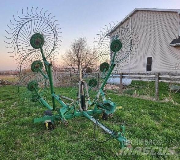 John Deere 702 Гребла и сенообръщачки