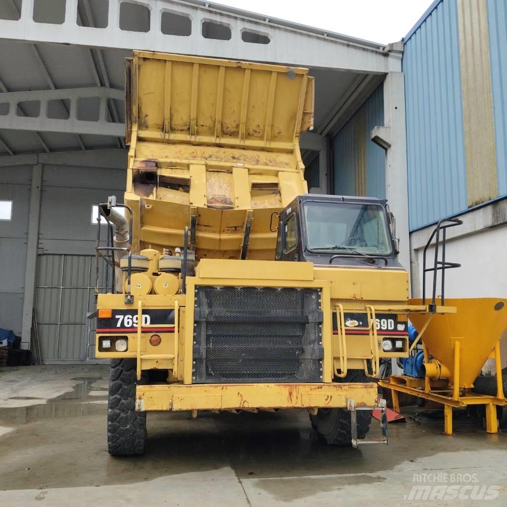 CAT 769 D Твърди самосвали
