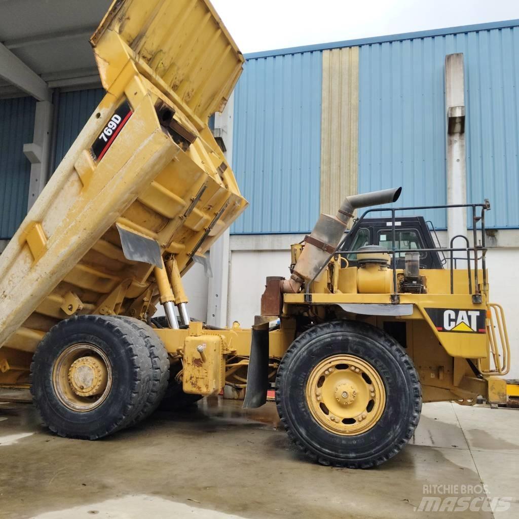 CAT 769 D Твърди самосвали
