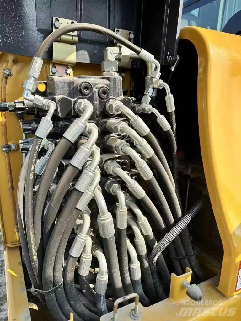 XCMG XE 60 DA Верижен екскаватор