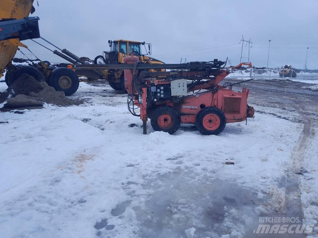 Tamrock COMMANDO 100 Апаратура за повърхностна редова сеидба