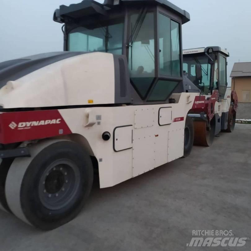Dynapac CP2100 Пневматични гумени  ролки
