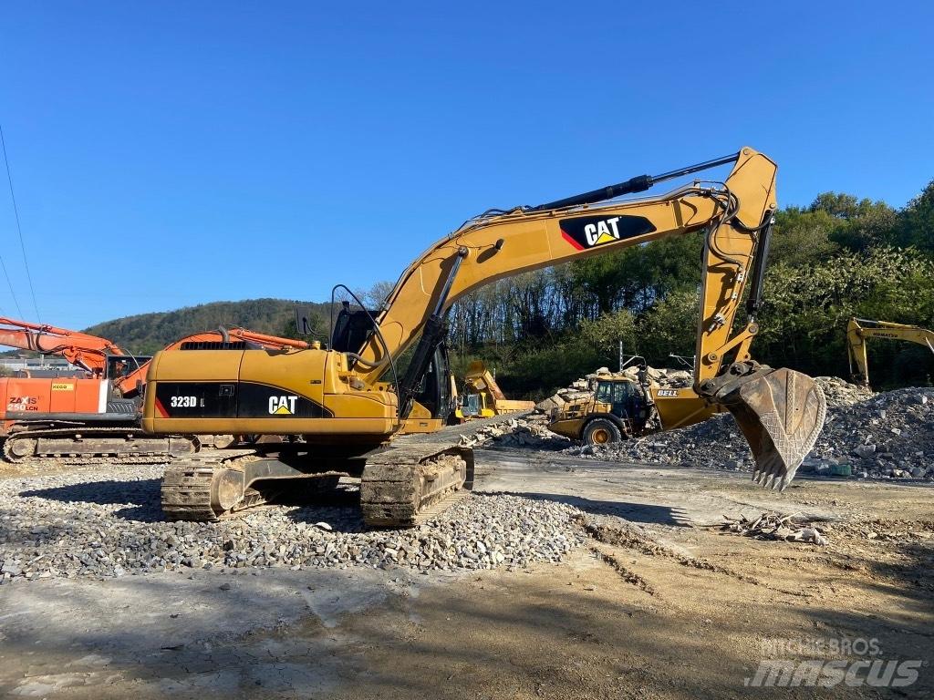 CAT 323 D Верижен екскаватор