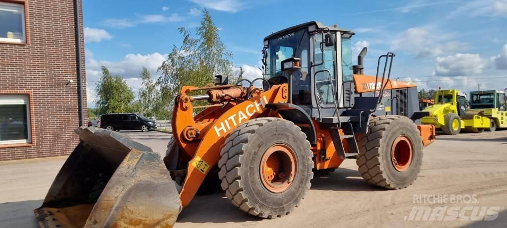 Hitachi ZW 220 Колесни товарачи