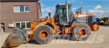 Hitachi ZW 220 Колесни товарачи