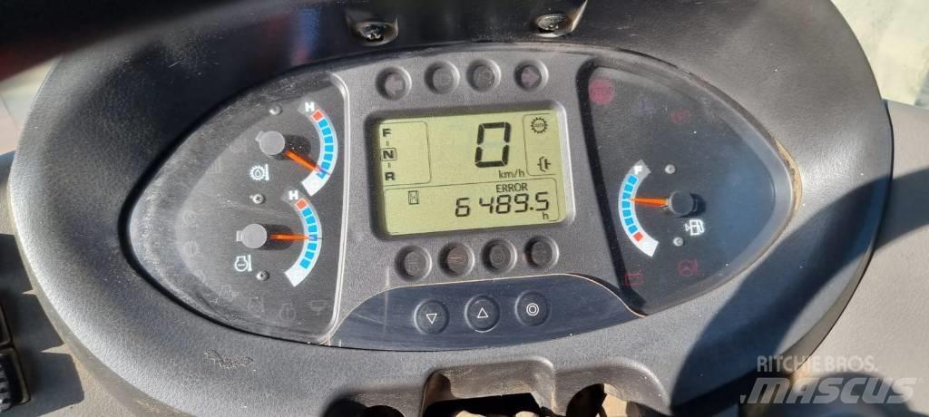 Hitachi ZW 220 Колесни товарачи