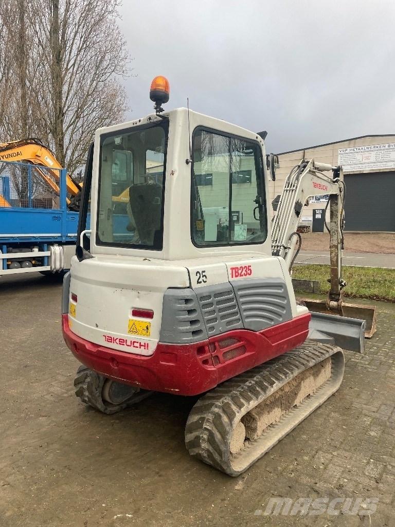 Takeuchi TB 235 Мини екскаватори < 7 т