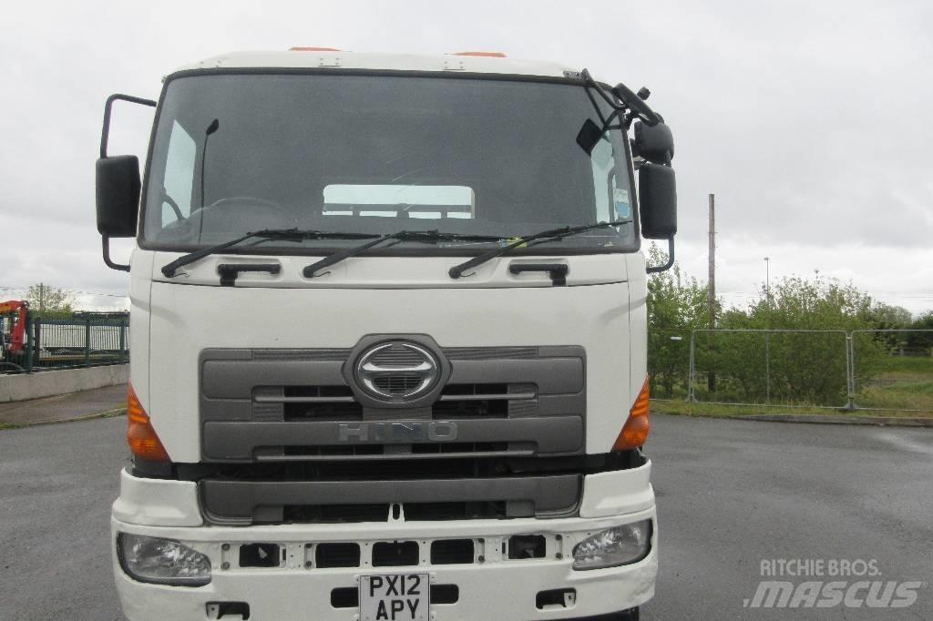 HINO 700 Камиони със скипов подемник