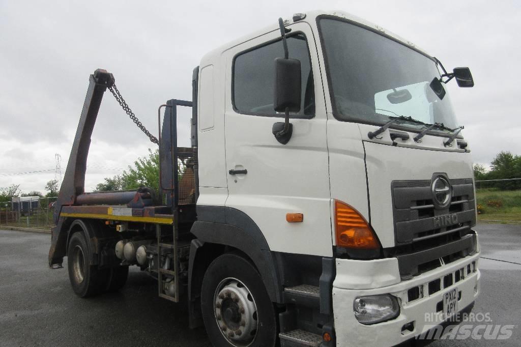 HINO 700 Камиони със скипов подемник