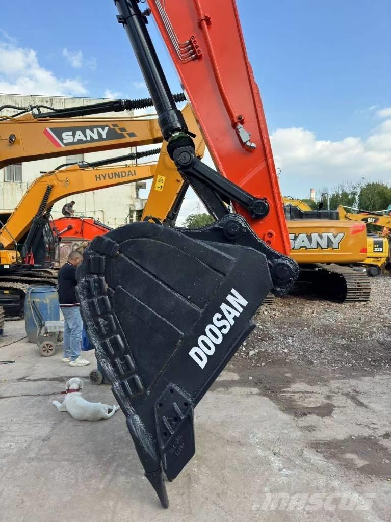 Doosan DX300LC Верижен екскаватор