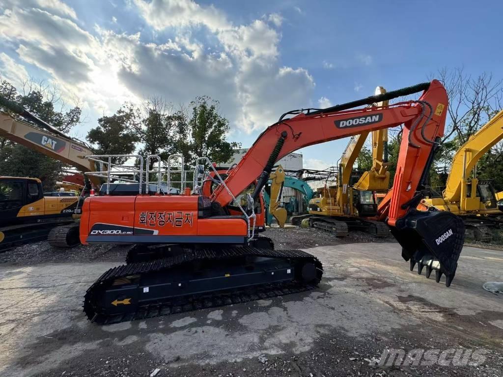 Doosan DX300LC Верижен екскаватор