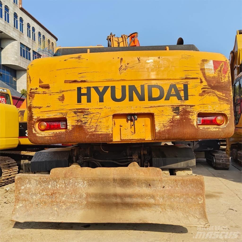 Hyundai R210W-7 Колесни екскаватори