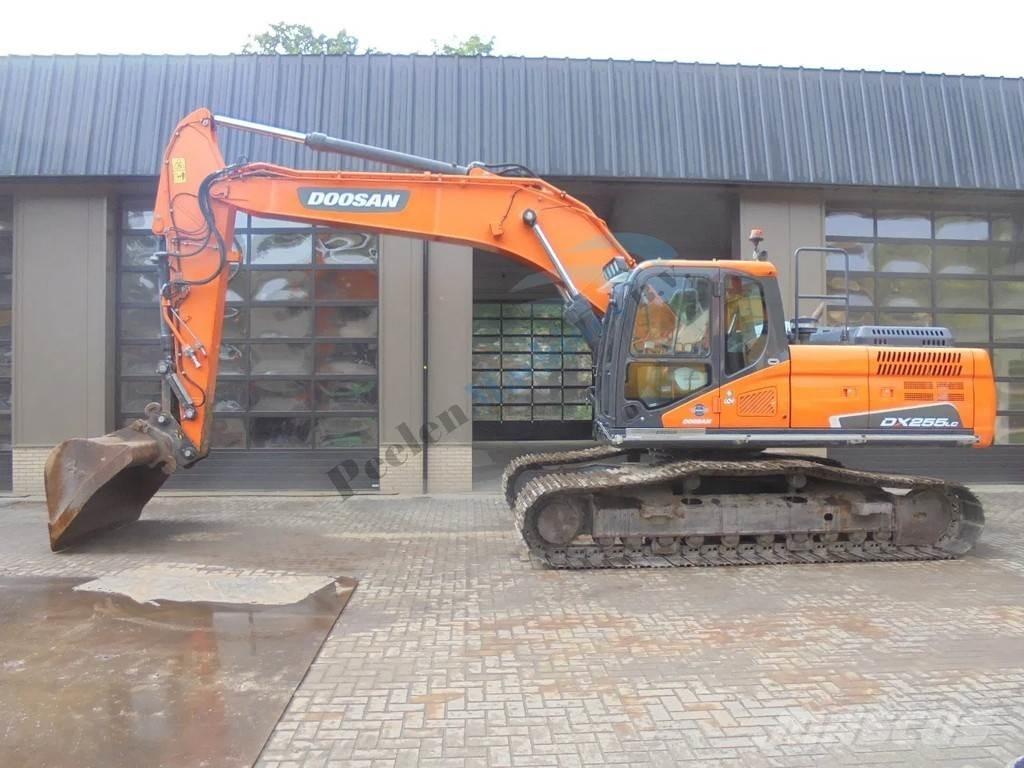 Doosan DX 255 LC-5 Верижен екскаватор