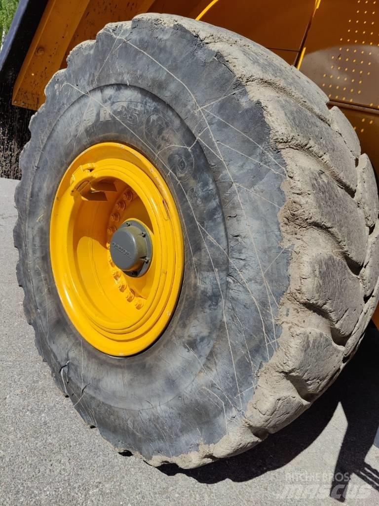 Volvo L 180 E Колесни товарачи