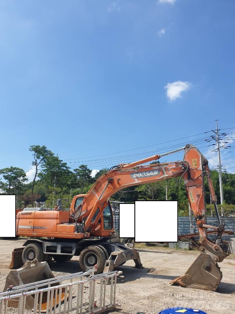 Doosan DX210WA Колесни екскаватори