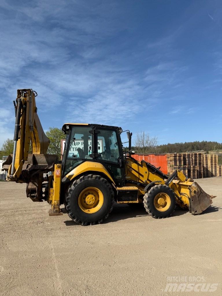 CAT 427 F 2 Товарач със заден ексватор