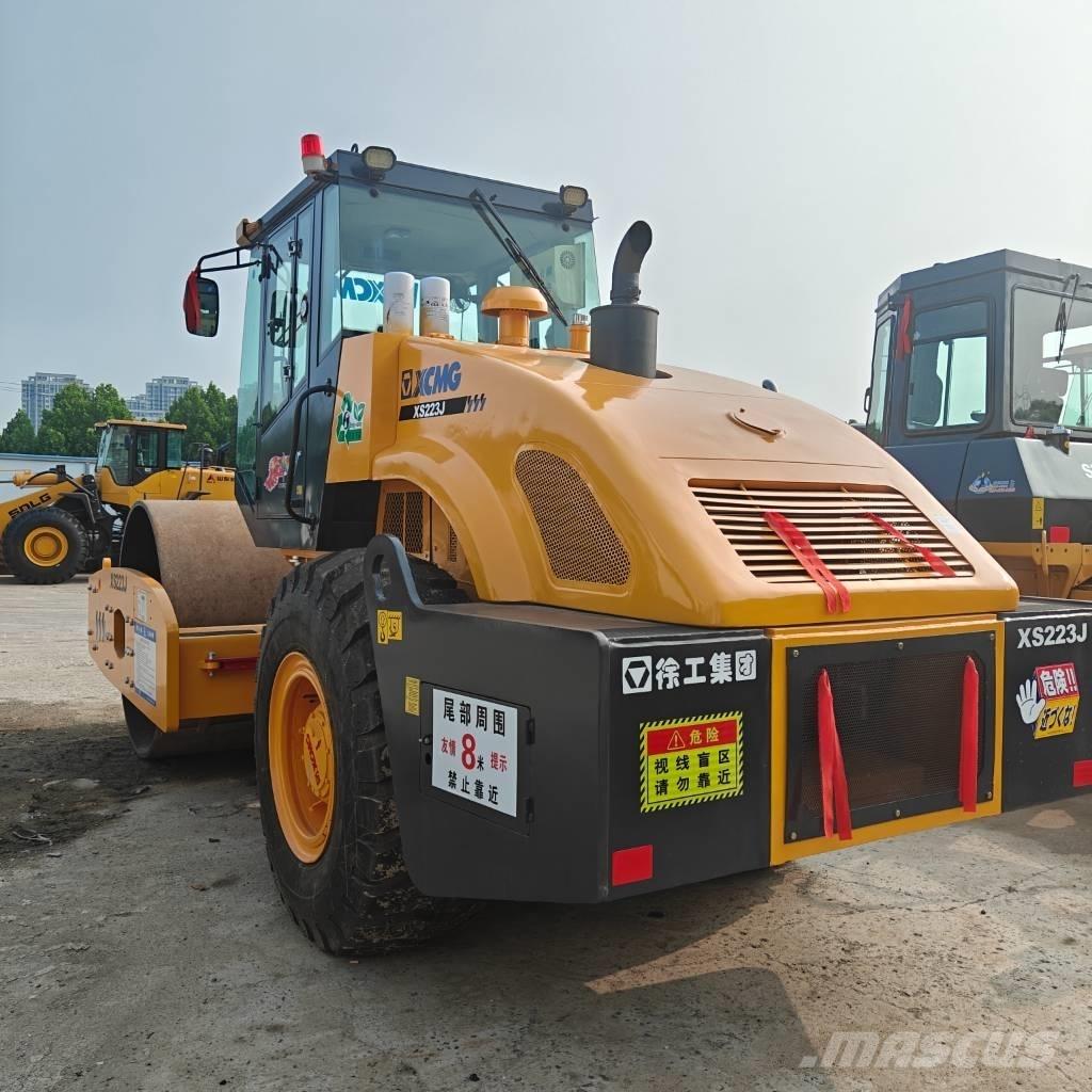 XCMG XS 223 J Еднобарабанни ролки
