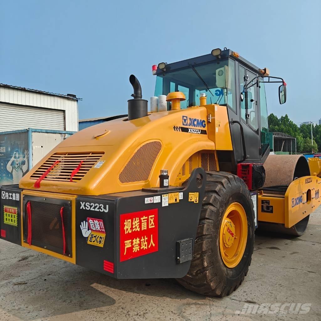 XCMG XS 223 J Еднобарабанни ролки
