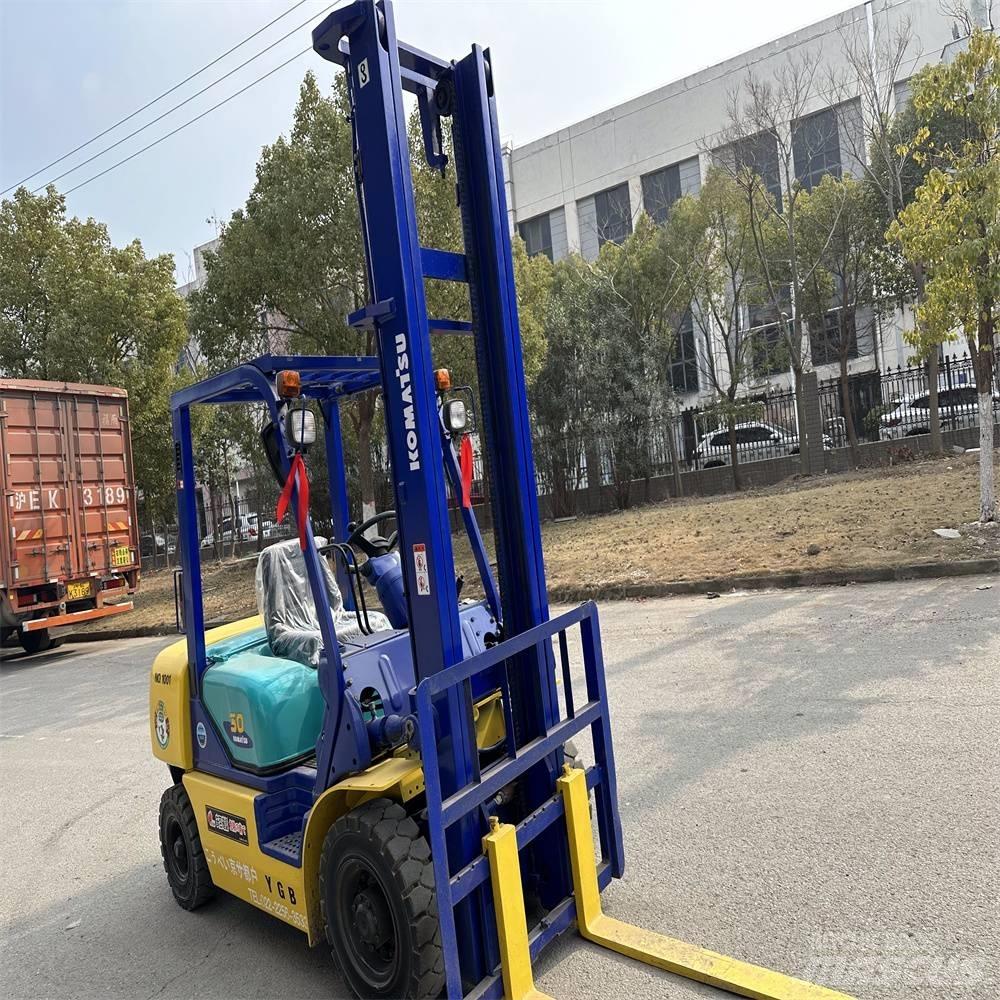 Komatsu FD30-14 Дизелови камиони