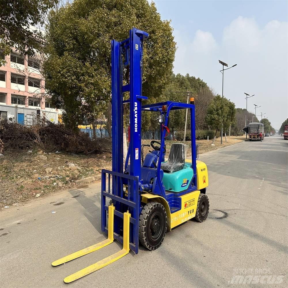 Komatsu FD30-14 Дизелови камиони