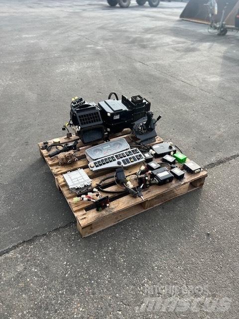 Doosan DL 400 Електроники