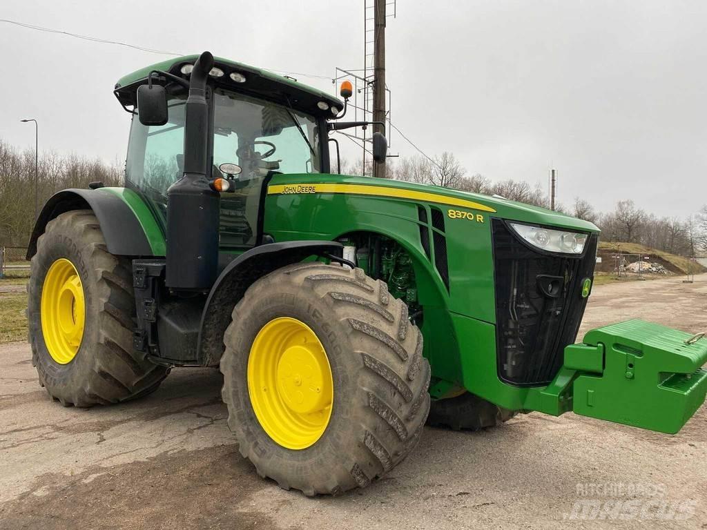 John Deere 8370R Трактори