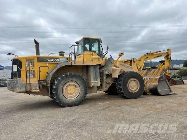 Komatsu WA 600-6 Колесни товарачи