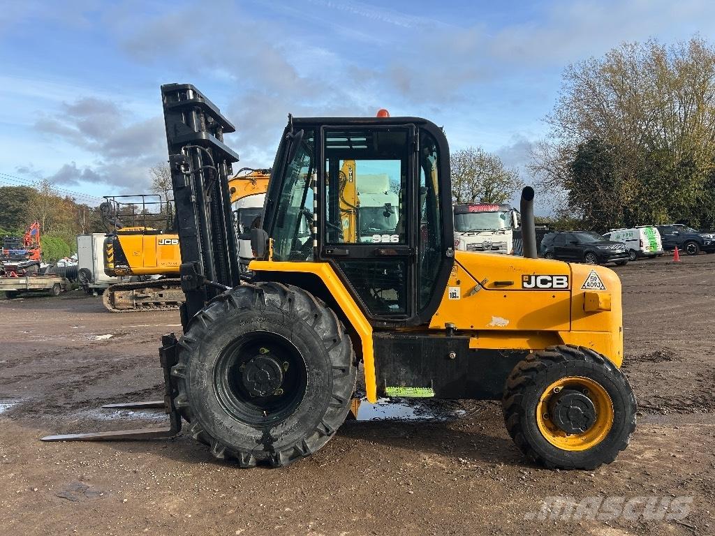 JCB 926 Камиони за херавни местности