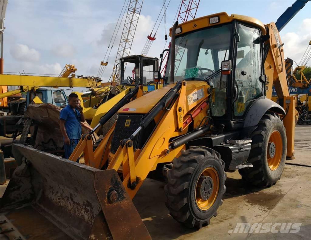 JCB 3CX Товарач със заден ексватор