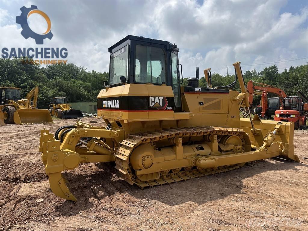 CAT D 6 G Верижни булдозери
