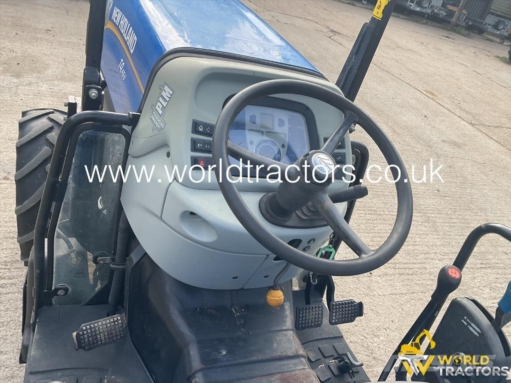 New Holland T 4.65 V Трактори