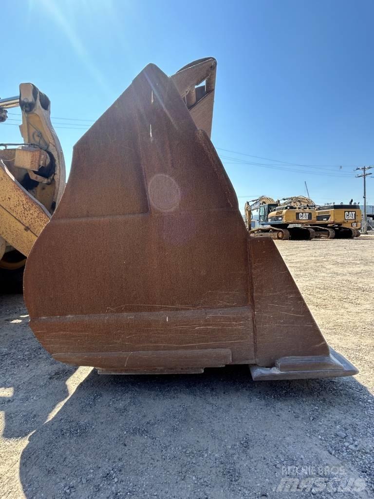CAT 972 K Колесни товарачи