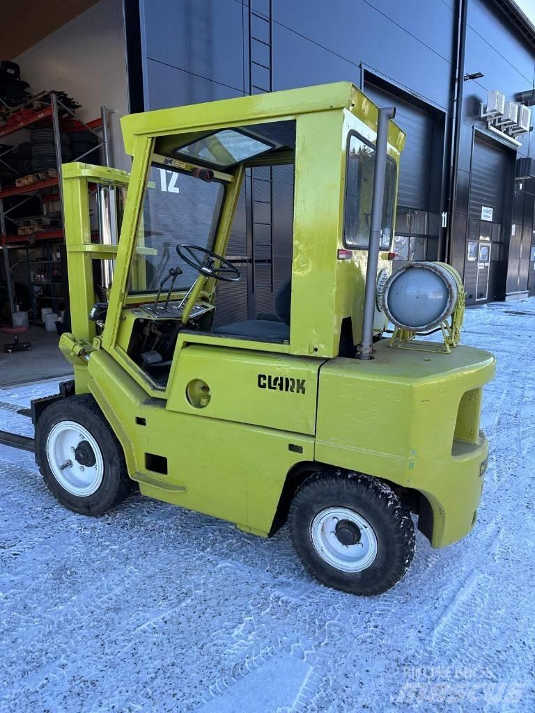 Clark C500Y-55 Камиони с АГУ