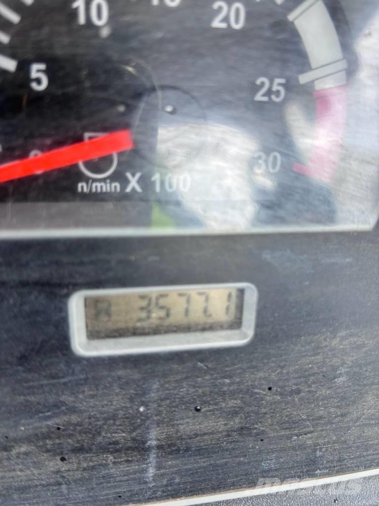 CAT 432 F Товарач със заден ексватор