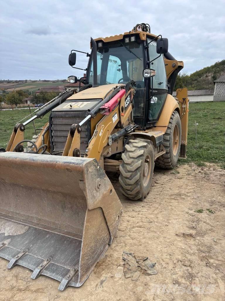 CAT 432 F Товарач със заден ексватор