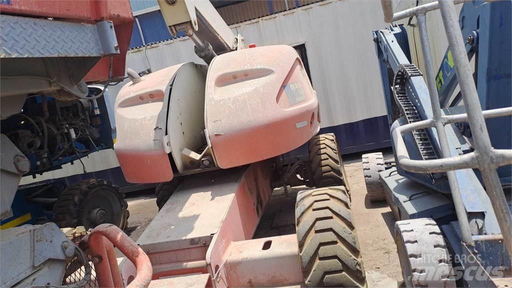 JLG 460SJ Телескопични повдигачи
