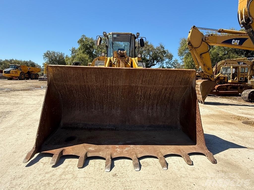 CAT 970 F Колесни товарачи
