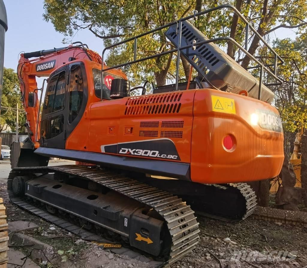 Doosan DX 300 LC Верижен екскаватор