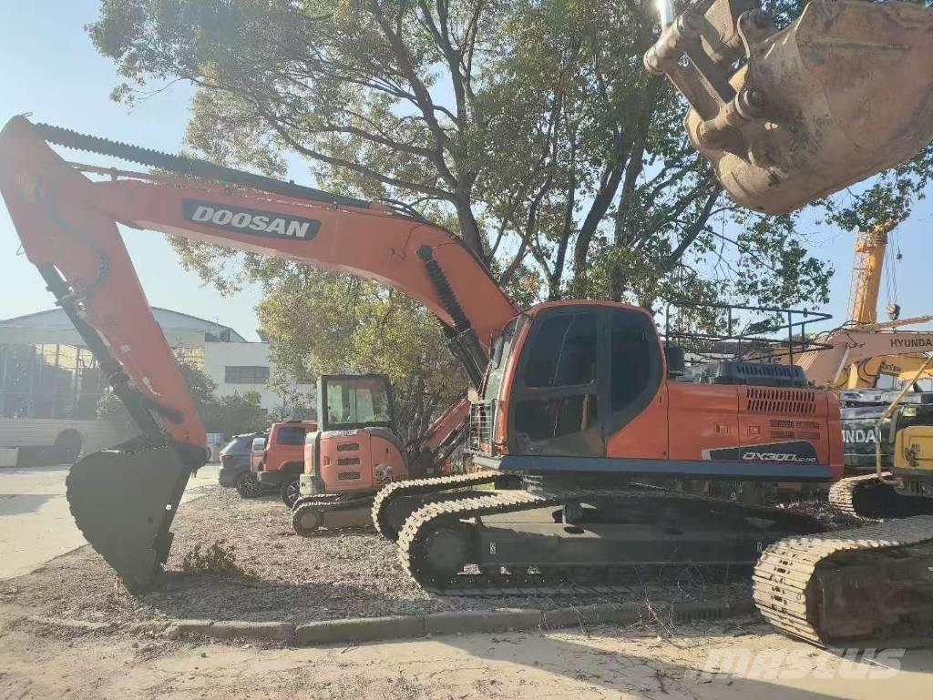 Doosan DX 300 LC Верижен екскаватор